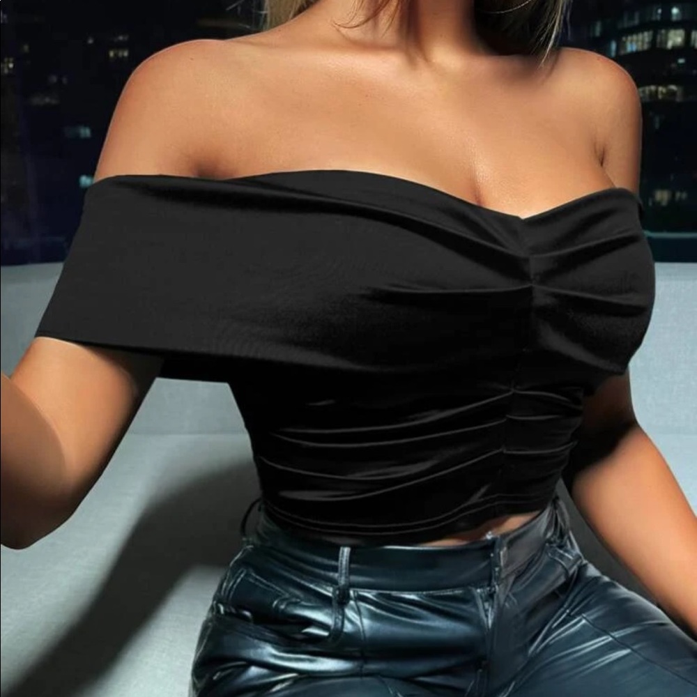 Pink glamorous off shoulder satin top - Picture 4 of 16